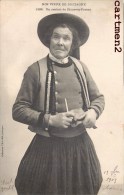 PLONEVEZ-PORZAY UN RENTIER FOLKLORE COSTUME 1900 - Plonévez-Porzay