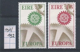 Ierland      Y / T     191  /  192         (X)   (met Plakker) - Unused Stamps