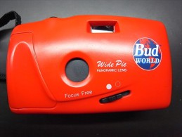 1 PHOTO CAMERA - PANORAMA 35MM CAMERA BUD WORLD BUDWEISER - Fotoapparate