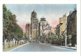 Cp, 12, Rodez, Avenue Victor-Hugo Et La Cathédrale, Voyagée 1956 - Rodez