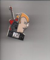 REF XXX Puzzle Pin´s Badge Johnny Hallyday - Musique