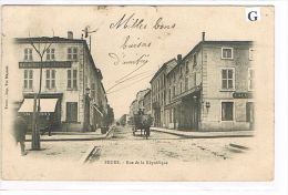 CPA (42) FLEURS - Rue De La République .Animée, Attelage -(001) - Feurs