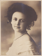 Gerlach - Edith Whitney - Photo 150x200mm - Signed Photographs