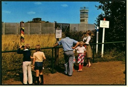 Grenzübersichtspunkt / DDR Grenze  -  Parkplatz "Schwarzes Moor" Hochröhn  -  Ansichtskarte Ca.1980    (4294) - Rhoen