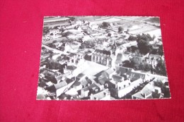 THOUARCE  LA PLACE ET L'EGLISE  LE 26 08 1959 - Thouarce