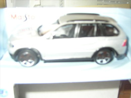 31-58. Coche Escala 1/43. BMW  X5. Maisto - Maisto