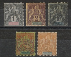 MADAGASCAR 1896   YT 28 - 29 - 32 - 34 - 36   NEUF *  ET OBLIT.  TB  COTE + 23 € - Unused Stamps