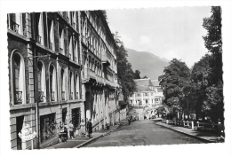 (3221-64) Eaux Bonnes - Avenue Castillane Et Les Hôtels - Eaux Bonnes