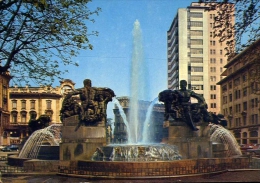 Torino - Piazza Solferino E Fontana Angelica - 313 - Formato Grande Non Viaggiata - Piazze