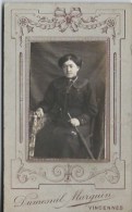 Photo,femme  à Vincennes - Anonyme Personen