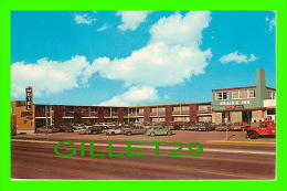 REGINA, SASKATCHEWAN - KERN'S PRAIRIE INN MOTEL - FULL OF OLD CARS - COLOR PRODUCTIONS LTD - - Regina