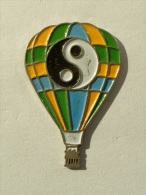 PIN´S MONTGOLFIERE - Le Ying Et Le Yang - Airships