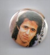 REF XXL Badge Ancien 1980 (no Pin's) Chanteur Jean Jacques GOLDMAN - Musique