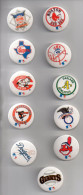 REF XXL 11 Badges Badge Ancien 1990 (no Pin´s) Baseball NBA Giants Dodges Indians Baltimore Reds Red Sox Rangers Yankees - Baseball