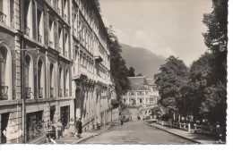 CP - PHOTO - EAUX BONNES - AVENUE CASTELLANE ET LES HOTELS - 9 - CHANTECLER - Eaux Bonnes