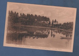 80 - CP ANIMEE BRAY SUR SOMME - LES PECHEURS SUR LE GRAND ETANG - AU FOND L'EGLISE - EDITION DUCHEMIN BRAY SUR SOMME 48 - Bray Sur Somme