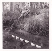 CP Les Petits Bateaux (1954) - Robert Doisneau - Double - Doisneau