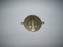 JOLIE MEDAILLE RELIGIEUSE DATE ?. / EIVS IN OBITV NRO PRAE - SENTIA MVNIAMVR / ND S MD. DIAMETRE 40MM. - Unclassified