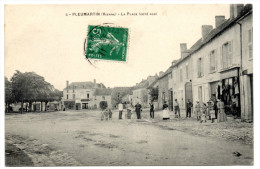 PLEUMARTIN (86) - LA PLACE COTE SUD - Pleumartin