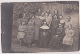 Delcampe - Carte Photo Ancienne,isere,LA TRONCHE,maison Bourgeoise,éleve,fideles Chrétiens Immaculée Conception De MARIE,croyants - La Tronche