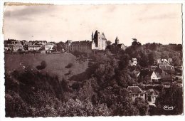 Jumilhac - L´église Et Le Château - Circulé 1955 - Non Classés