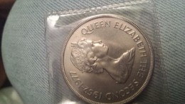 Coin 50 Pence 25 Years Anniversary Coronation Of Queen Elizabeth II (1952-1977) + - Malvinas