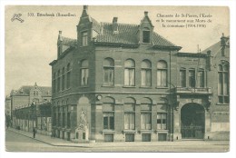 CPA - Bruxelles - ETTERBEEK - Chaussée De St Pierre - Ecole Et Monument Aux Morts De La Commune  // - Etterbeek