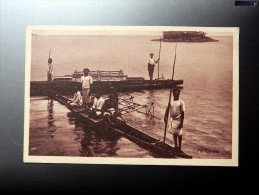 Carte Postale Ancienne : FIJI Canoes - Fidji