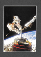 ESPACE - SPACE SHUTTLE COLLECTION - NASA - FLORIDA USA - PERFORMING INTRICATE SATELLITE REPAIRS - PHOTOGRAPHY NASA - Espacio