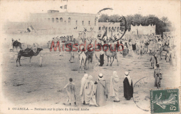 ALGERIE -  OUARGLA - Fantasia  Sur La Place Du Bureau Arabe - 1911  - 2 Photos - Ouargla
