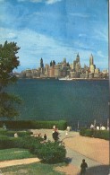 V20 / ETATS UNIS CPA 1961 LOWER MANHATTAN SKYLINE FROM BEDLOE'S ISLAND NEW YORK CITY VOYAGE TAMPON CROIX ROUGE VOIR DOS - Manhattan