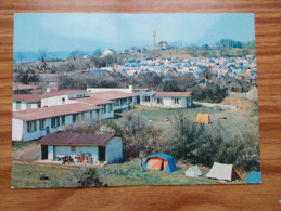 TAIZE  Centre De Retraite Et Village De Tentes  Années 70 - Unclassified