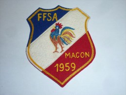 AVIRON BLASON FAIT MAIN F.F.S.F - MACON 1959 - RARE - COQ FRANCE ECUSSON TISSU SPORT BATEAU - Rudersport