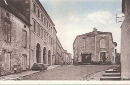 Delcampe - ROQUEFORT - 40 -  Place De La Mairie  - - VAN - - Roquefort