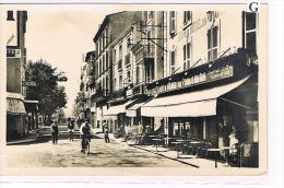 Delcampe - CP (07) LE TEIL - Avenue De La Gare,Commerce, Animation - (002) - Le Teil