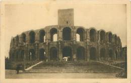 Delcampe - 13 - ARLES - Les Arènes - Grand Escalier - Arles