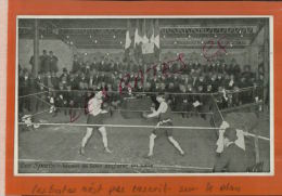 Delcampe - CPA   LES  SPORTS  Assaut De BOXE Anglaise  En Salle  AVR 2015  DIV  673 - Boxsport