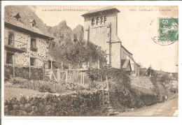 CARLAT  L'église  ETAT - Carlat