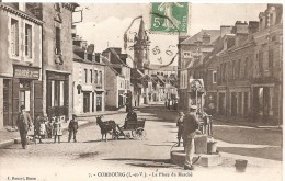 Delcampe - Cpa 35 Combourg La Place Du Marche A Voir Attelage De Chevre Belle Animation Petit Prix - Combourg