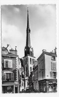 Delcampe - PITHIVIERS - N° 1558 - L' EGLISE AVEC COMMERCES - CARTE FORMAT CPA VOYAGEE - Pithiviers