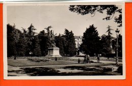 Delcampe - 33 LIBOURNE : Square Du Poilu - Libourne