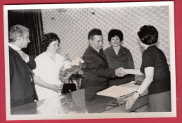 Delcampe - 168389 / PHOTO Marriage Mariage WEDDING - Bride And Groom Bridegroom  FLOWERS - Bulgaria Bulgarie Bulgarien Bulgarije - Hochzeiten