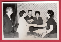 Delcampe - 168390 / PHOTO Marriage Mariage WEDDING - Bride And Groom Bridegroom  FLOWERS - Bulgaria Bulgarie Bulgarien Bulgarije - Hochzeiten