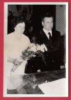 Delcampe - 168396 / PHOTO Marriage Mariage WEDDING -  Bride And Groom Bridegroom  FLOWERS Bulgaria Bulgarie Bulgarien Bulgarije - Hochzeiten