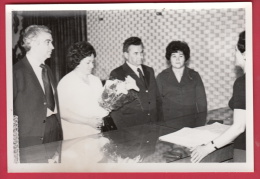 Delcampe - 168398 / PHOTO Marriage Mariage WEDDING -  Bride And Groom Bridegroom  FLOWERS Bulgaria Bulgarie Bulgarien Bulgarije - Hochzeiten