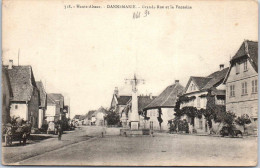 Delcampe - 68 DANNEMARIE - Grande Rue Et La Fontaine - Dannemarie