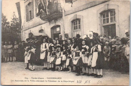 Delcampe - 68 DANNEMARIE - Les Autorités De La Ville Attendant Le Président De La République - Dannemarie