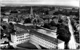 Delcampe - 76 FORGES LES EAUX - Le Groupe Scolaire St Exupéry - Forges Les Eaux