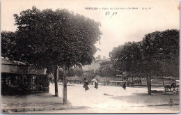 Delcampe - 77 CHELLES - Place De L'arrivée De La Gare - Chelles