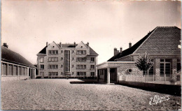 Delcampe - 89 BRIENON - Le Groupe Scolaire. - Brienon Sur Armancon